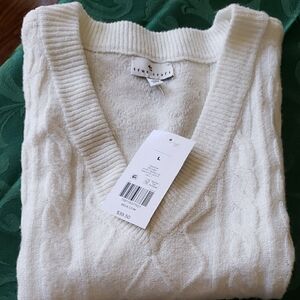 True Craft Cream V-Neck Cable Knit Sweater